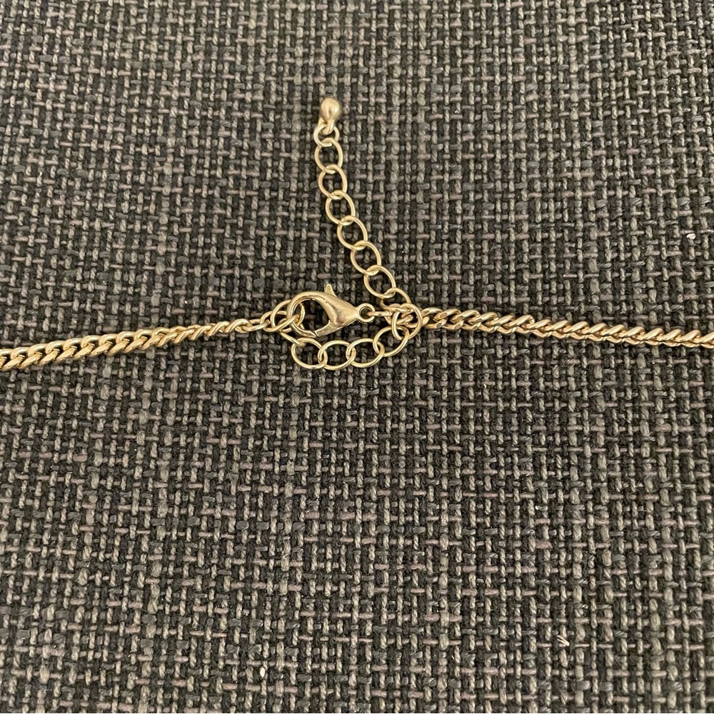 Brand new Retro Bib metal brushed gold tone Floral pearl necklace - Picture 5 of 10